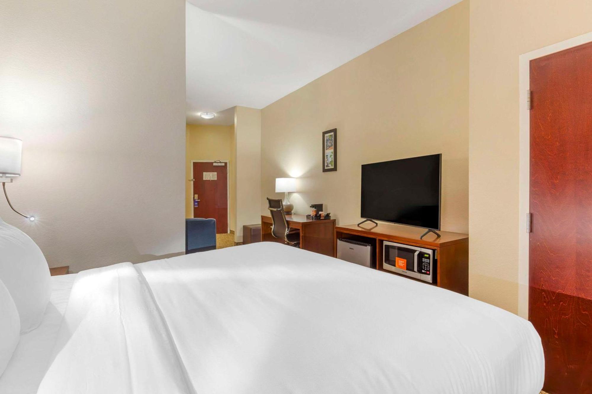 คอมฟอร์ท สวีท วิลสัน - ไอ - 95 Hotel ภายนอก รูปภาพ