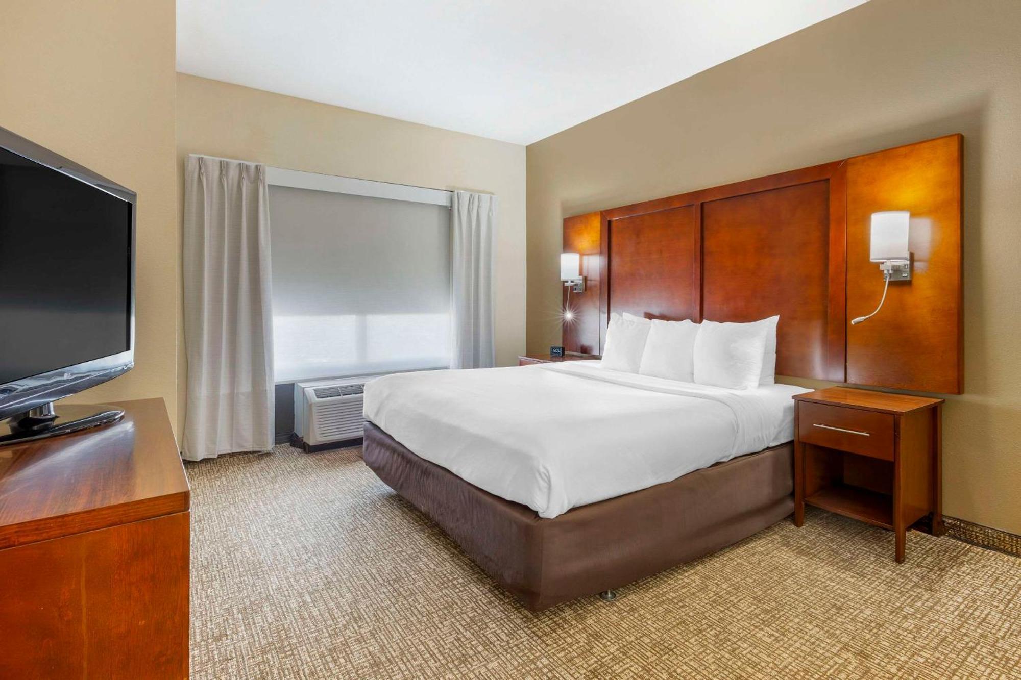 คอมฟอร์ท สวีท วิลสัน - ไอ - 95 Hotel ภายนอก รูปภาพ