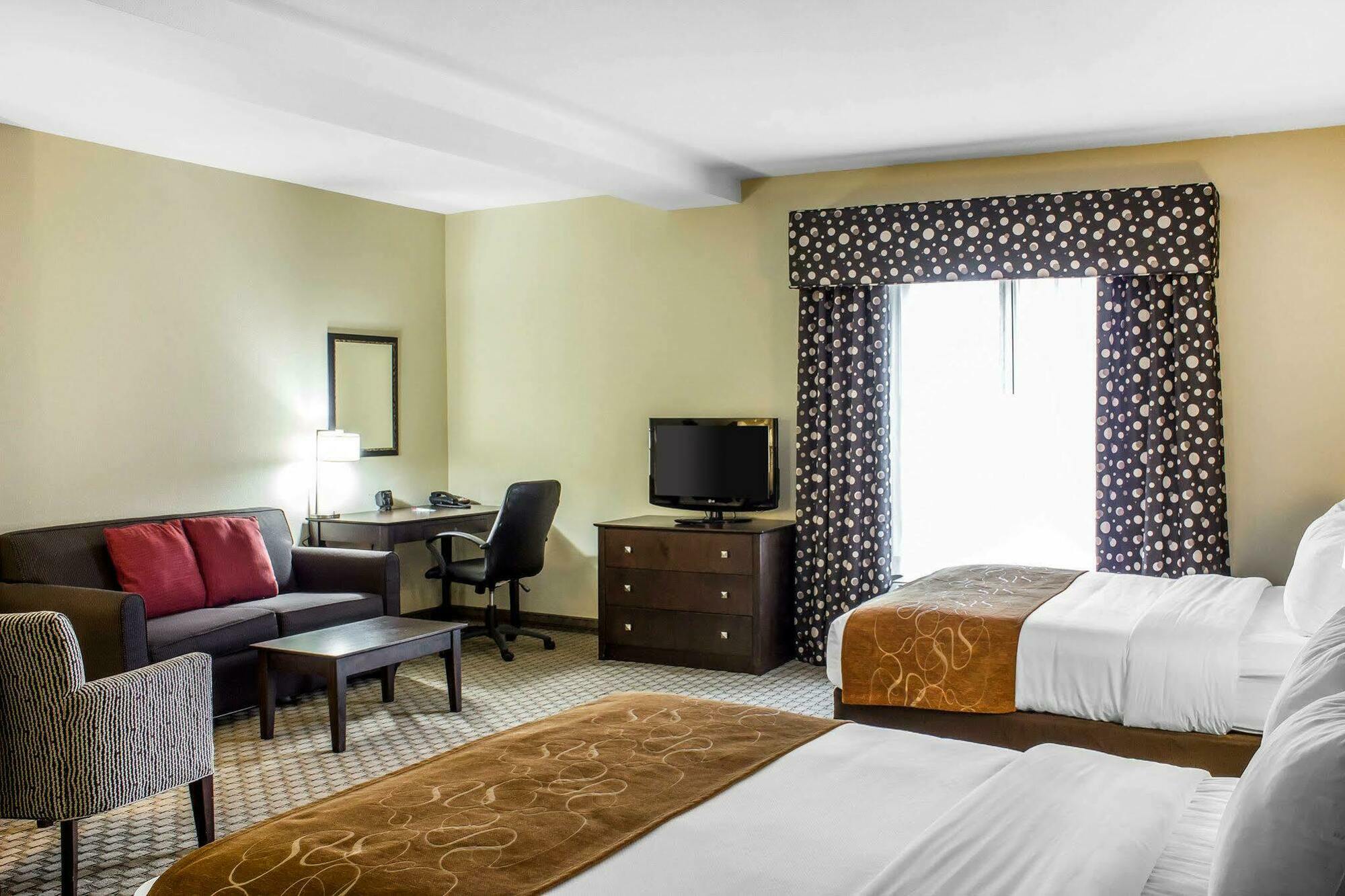 คอมฟอร์ท สวีท วิลสัน - ไอ - 95 Hotel ภายนอก รูปภาพ